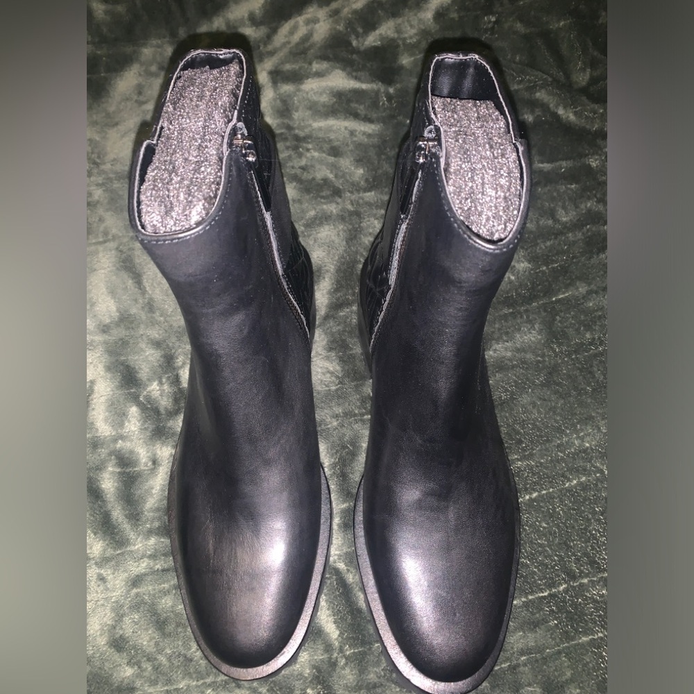 KARL LAGERFELD VARA BOOTS